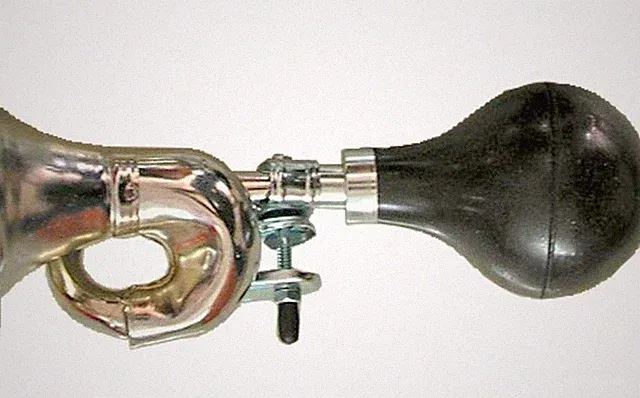 LouD Bicycle BUGLE HORN squeeze bulb HONK SOUND honking bike HONKER 300 BELL